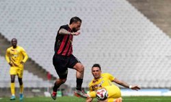 Trendyol Süper Lig: Fatih Karagümrük: 1 - Eyüpspor: 2 (İlk yarı)