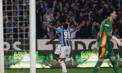 Trendyol Süper Lig: Trabzonspor: 1 - Galatasaray: 0 (İlk yarı)
