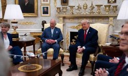 Trump, İngiltere Kralı Charles'ı Beyaz Saray'da askeri törenle karşıladı