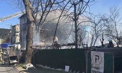 Ümraniye'de korkutan yangın: Hurdalık alan kullanılamaz hale geldi