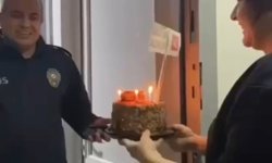 Üniversite öğrencilerinin kavga ihbarına geldiler, pasta ile karşılaştılar