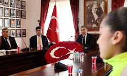 Vali Aktaş: 'Sporda ve eğitimde başarı gösteren gençler şehrin en kıymetli hazinesidir'