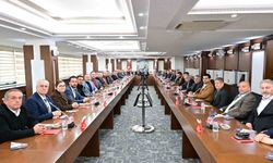 Vali Köşger'den iş dünyasına yakın temas