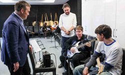 Vali Sözer Gençlik Merkezi'ndeki faaliyetleri yerinde inceledi