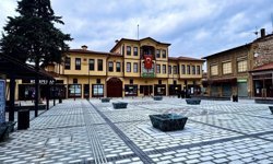 Veli Paşa Hanı önündeki meydanın ismi resmileşti