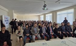 Yalvaç'ta bağımlılıkla mücadele panelinde toplumsal farkındalık mesajı verildi