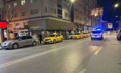 'Yan bakma' kavgasında bıçaklanan 1 kişi ağrı yaralandı