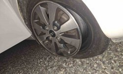 Yolda oluşan çukurlar kazalara davetiye çıkartıyor