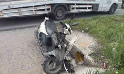 Yoldan çıkan motosikletten düşen 1'i çocuk 3 kişi yaralandı