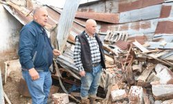 Yozgat'ta ahır çöktü, hayvanlar AFAD'ın yardımıyla kurtarıldı