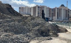 Yüksekova'da toprak kayması: Pizok yolu 18 gündür kapalı