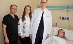 Yumurtalık kanseri teşhisi konulan hasta 12 günde sağlığına kavuştu