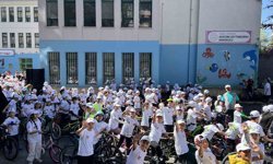 Zeytinburnu'nda 'Mektepten Meclise Pedal' bisiklet turu renkli görüntülere sahne oldu