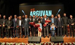 '13. Arguvan Türkü Günleri' konseri büyük ilgi gördü
