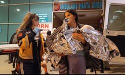 2 yaşındaki çocuk kaynar su dolu kovaya düştü