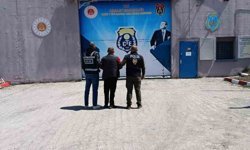 27 yıl hapis cezasıyla aranan cezaevi firarisi Kars'ta yakalandı