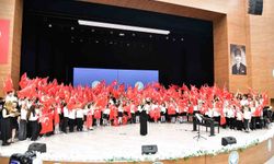 300 çocuktan oluşan korodan muhteşem konser