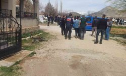 4 çocuk annesi eşini öldürüp intihar etti