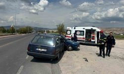 4 kişinin yaralandığı kaza güvenlik kameralarına yansıdı