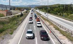 43 ilin geçiş noktasında trafik hareketliliği devam ediyor: Validen sürücülere emniyet kemeri ve hız uyarısı