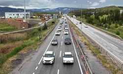 43 ilin geçiş noktasında trafik yoğunluğu arttı