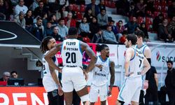 Aliağa Petkimspor ligde kaldı