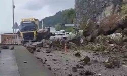 Artvin'de Sarp Sınır Kapısı yolunda heyelan