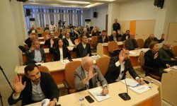 Atakum Belediye Meclisi'nde 10 madde komisyonlara havale edildi