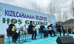 Atıklardan yaptıkları müzik aletleri ile konser verdiler