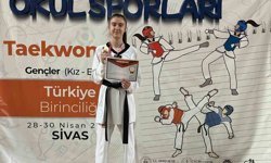 Aydın Lisesi öğrencisi Özfidan'dan çifte şampiyonluk