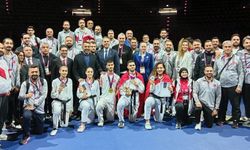 Bakan Bak'tan milli tekvandocular için tebrik
