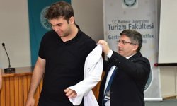 Balıkesir'de geleceğin şefleri ceketlerini giydi