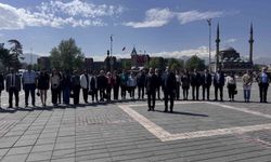 Başkan Akın: 'Plansız açılan fakülteler nedeniyle eczacılık alanında istihdam krizi yaşanmaktadır'