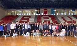BAÜN Spor FEST 2026'da kupalar sahiplerini buldu