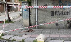 Binadan düşen kiremitler için emniyet şeridi çekildi