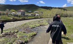 Bingöl'de kayıp emekli öğretmeni 229 personel arıyor