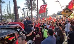 Bodrum'da kalabalık meydanlara sığmadı