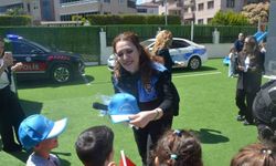 Bursa polisinden miniklere anlamlı ziyaret