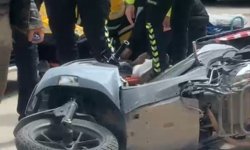 Bursa'da otomobilin çarptığı motosikletli kurye yaralandı