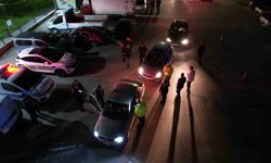 Bursa'da piyasacılara polis baskını