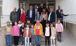 Çermikli iş adamından öğrencilere kırtasiye yardımı