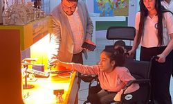 Cizre'de engelli öğrencilerin evdeki eğitimi, bilim ve sevgiyle sokağa taşındı