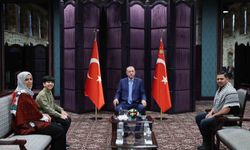 Cumhurbaşkanı Erdoğan, 11 yaşındaki Gazzeli Ramazan Ebu Cezer ve ailesini kabul etti