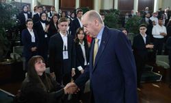 Cumhurbaşkanı Erdoğan, gençler ve milli sporcularla bir araya geldi