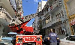 Dar merdivenden indirilemeyen hastanın imdadına itfaiye ekipleri yetişti