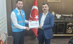 Dicle Kaymakamı Atış'tan Türkiye Diyanet Vakfına kurban bağışı