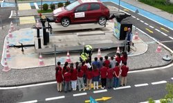 Diyarbakır Emniyetinin trafikteki farkındalık çalışmalarında uygulamalı eğitim