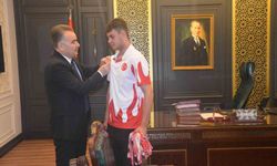 Edremitli muaythai sporcusu dünya şampiyonluğu için Malezya yolcusu