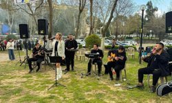Efeler'de Anneler Günü coşkusu şenlikle taçlanacak