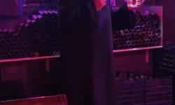 Eğlence mekanına girip ahireti anlattı